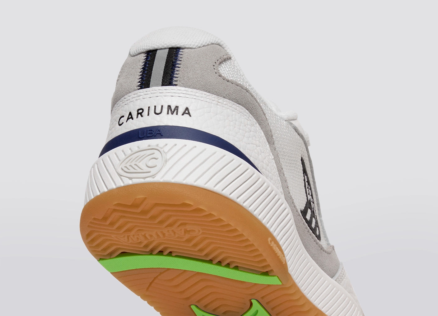 UBA PRO 專業滑板運動鞋 白色 煙灰白