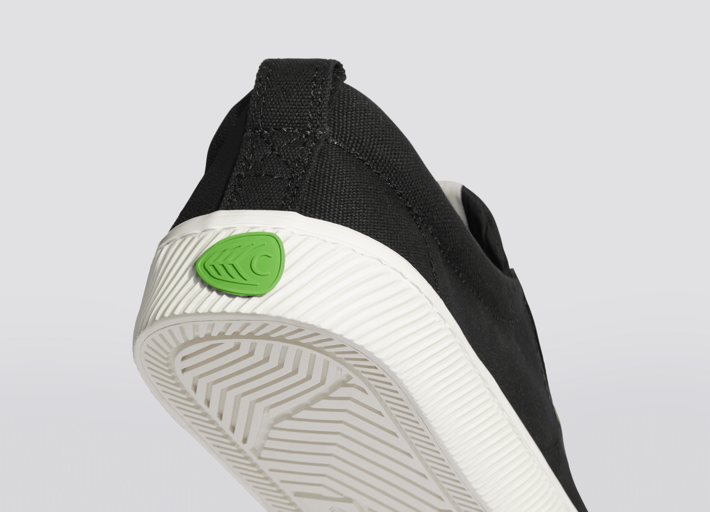 OCA Low 低筒 帆布運動鞋 黑色