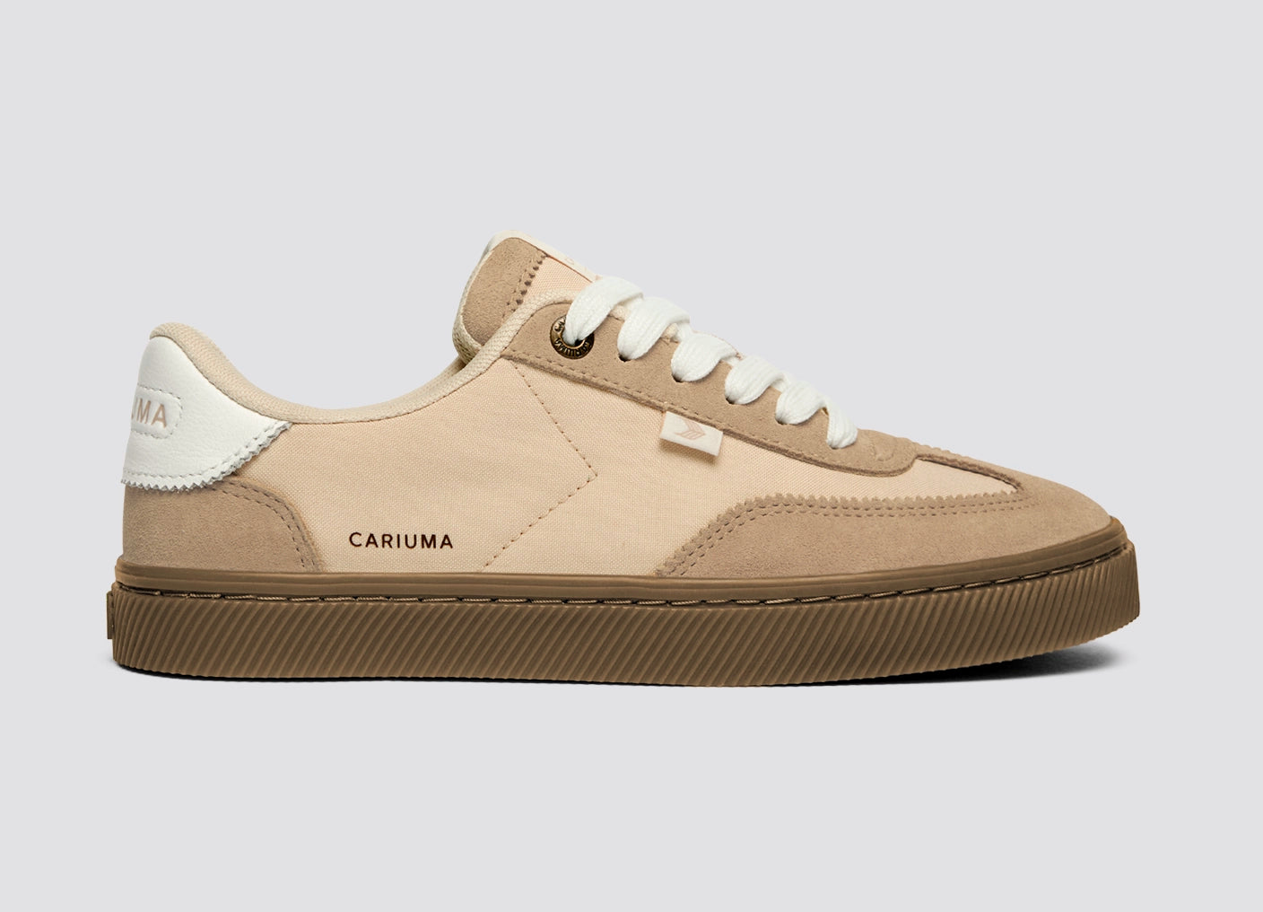 TOCA 尼龍德訓運動鞋 淺奶油