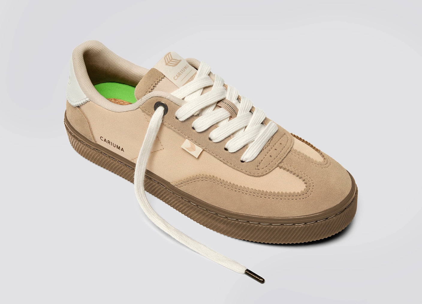 TOCA 尼龍德訓運動鞋 淺奶油